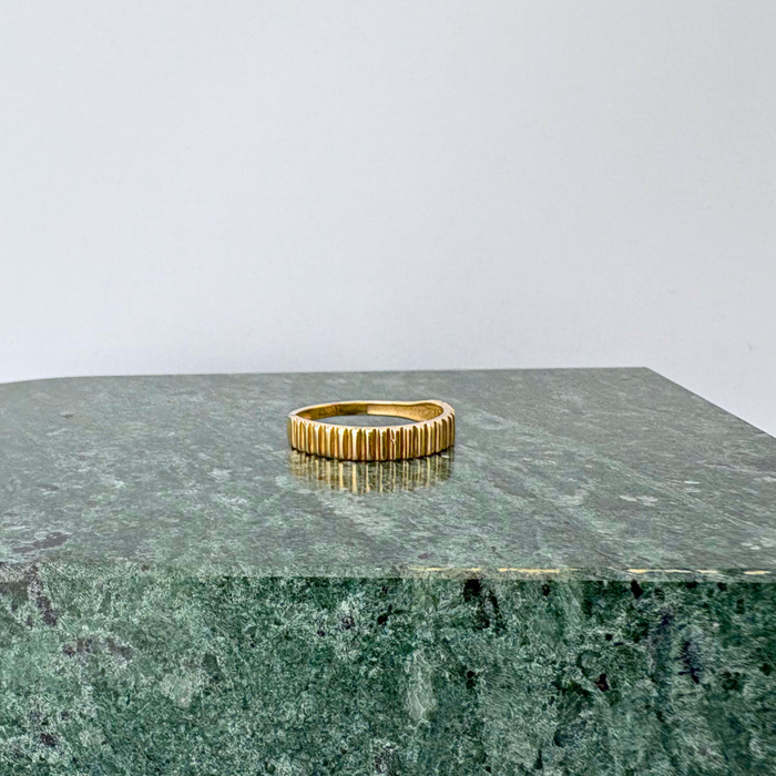 R0005 || Ribbed Stacking Band